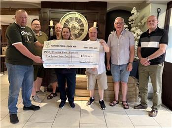 Forresters Lodge 456 tonight presented a cheque